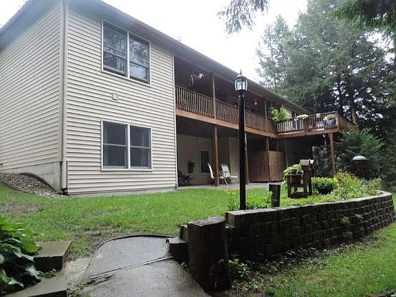 3rd image of 3051 N Pleasantwood Dr