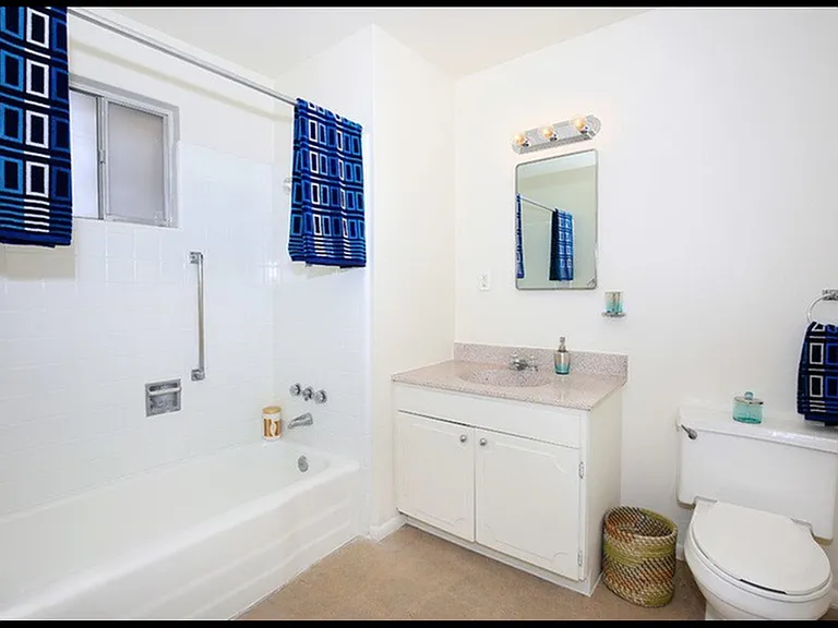 Parkside Apartments — Photo 19