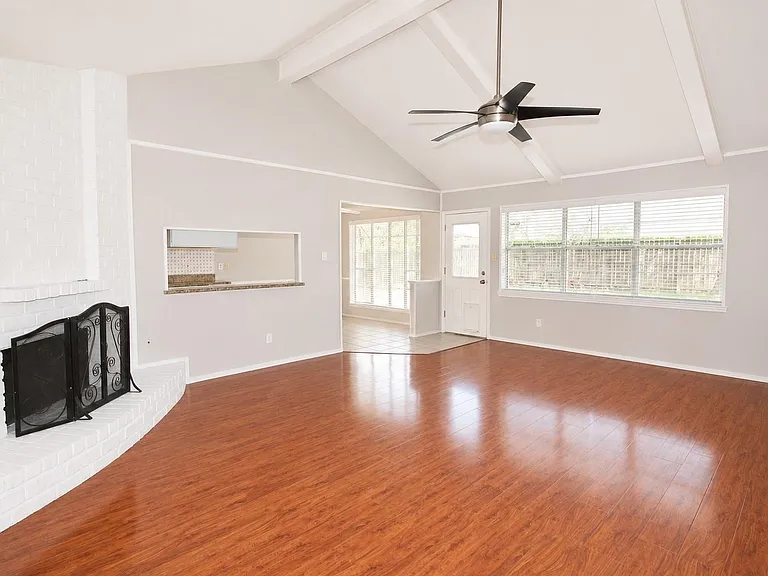 13511 Brook Hollow Dr — Photo 4