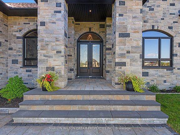2nd image of 324 Hedley Way