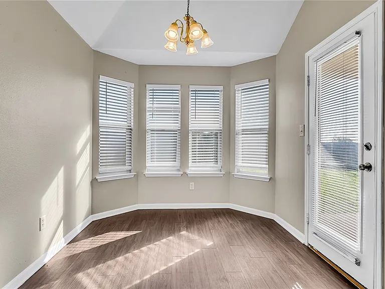 3715 Westfield Dr — Photo 8