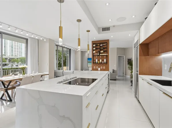 3500 Mystic Pointe Dr APT 104, Aventura, FL 33180