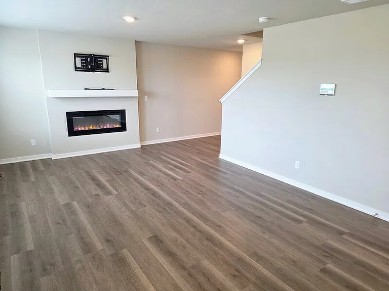 655 NW Williamsburg Ln — Photo 11