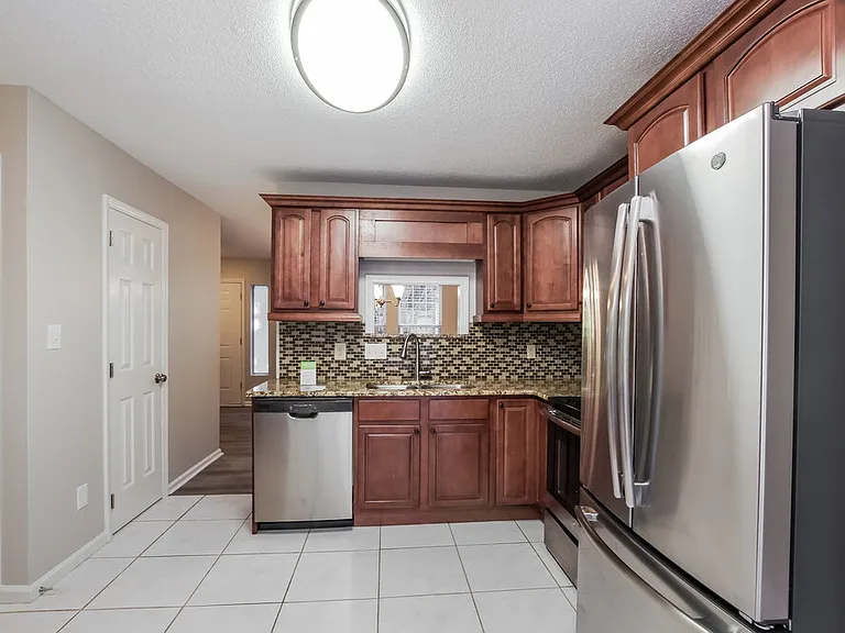 3033 Oakcroft Dr — Photo 10