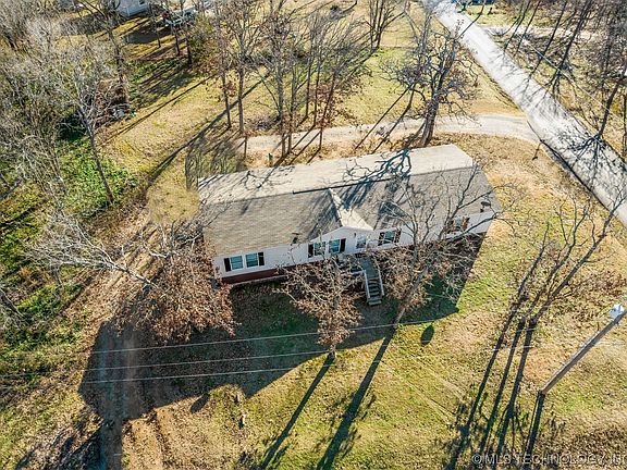 2nd image of 1421 S 281st Avenue