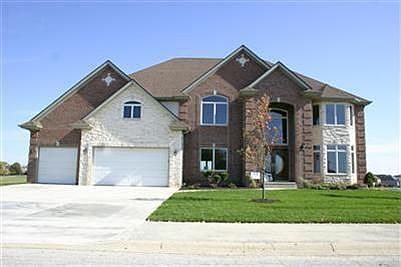 1st image of 10217 Doubletree Dr N