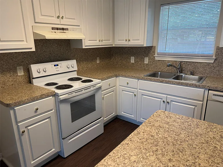 16310 Long Valley Ct — Photo 9