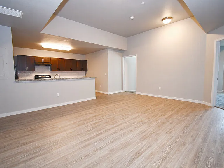 2208 Cypress St — Photo 8