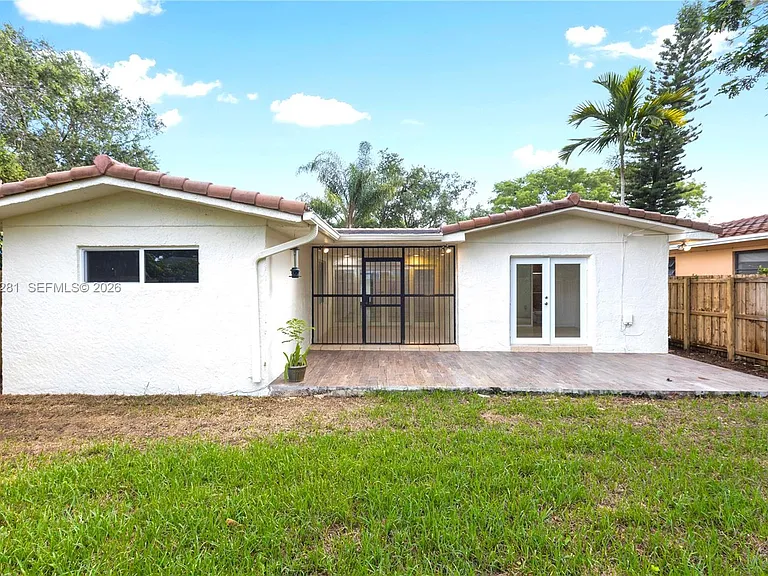 5770 SW 55th St — Photo 25