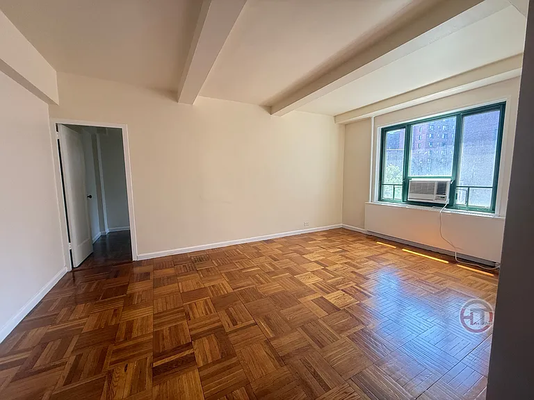 1530 Metropolitan Ave #6D — Photo 3