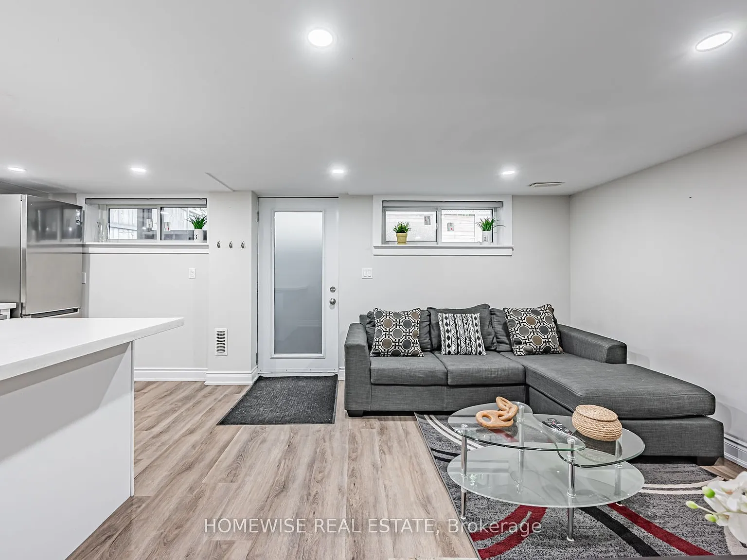 3 bed, $2,650 — Photo 2