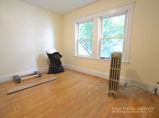 67 N Crescent Circuit, Brighton, MA 02135