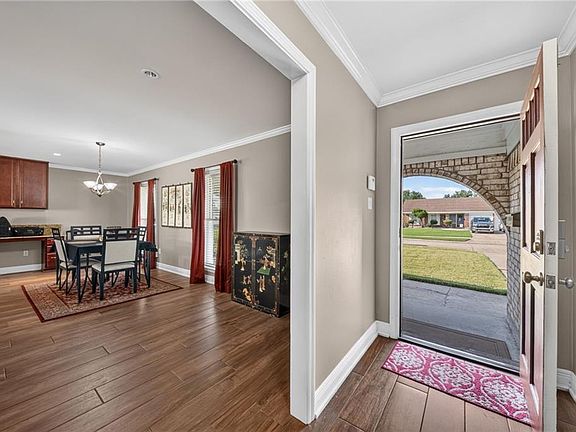 4th image of 121 Hardin Ct