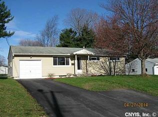 104 Fairwood Dr, Syracuse, NY 13209