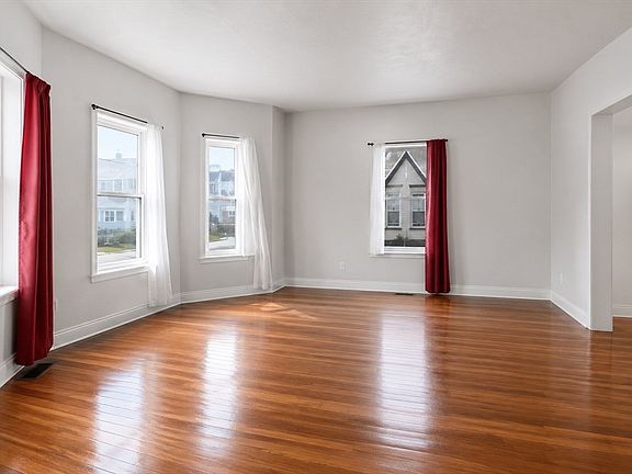2nd image of 23-25 Hoyle St