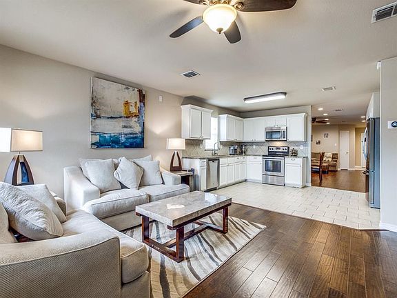 3rd image of 4615 Willow Way Dr