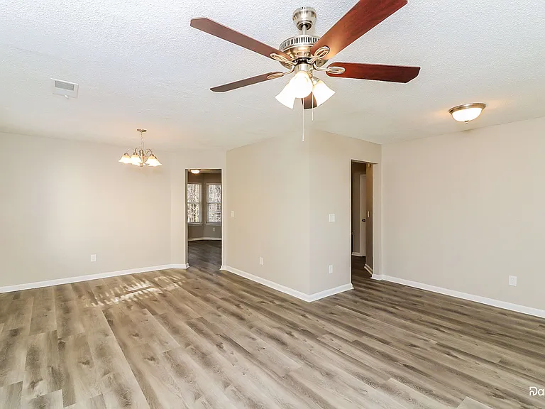 2903 Yukon Trl NW — Photo 9
