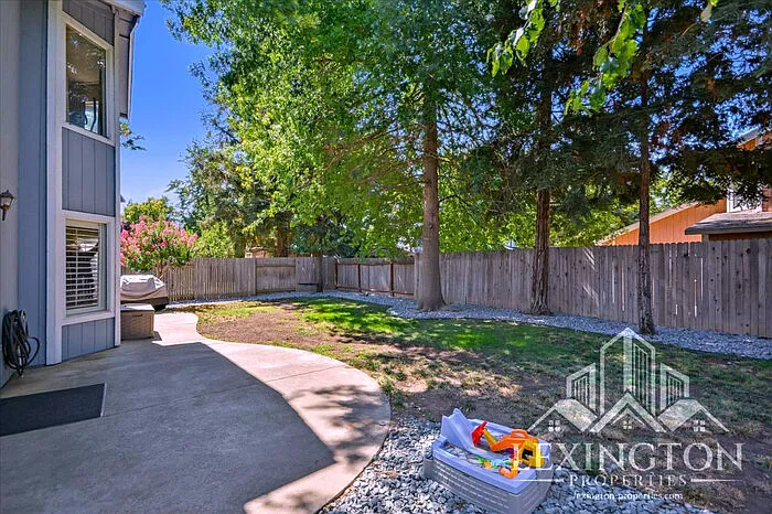 5941 Laguna Park Dr — Photo 35