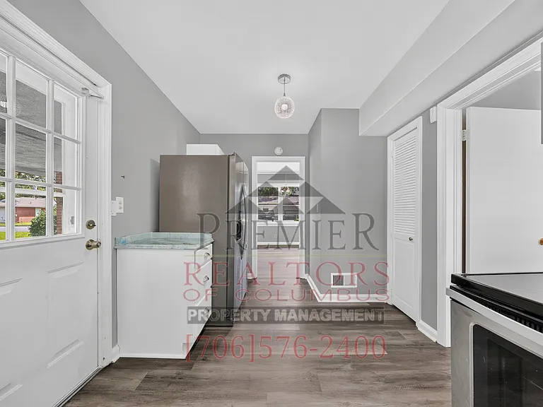 1819 Rosemary Ln — Photo 13
