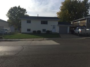 386 2nd Ave SW, Dickinson, ND 58601