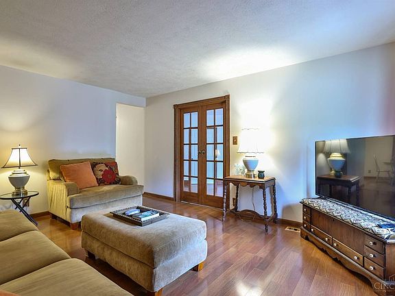 2nd image of 10882 Thornview Dr