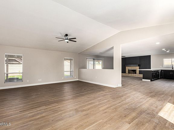 4th image of 1548 W LINDNER Avenue