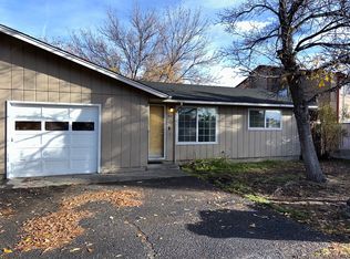 1817 SW Deschutes Ave, Redmond, OR 97756