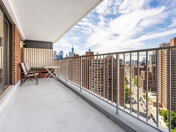 4th image of 268 Broadway APT A2002