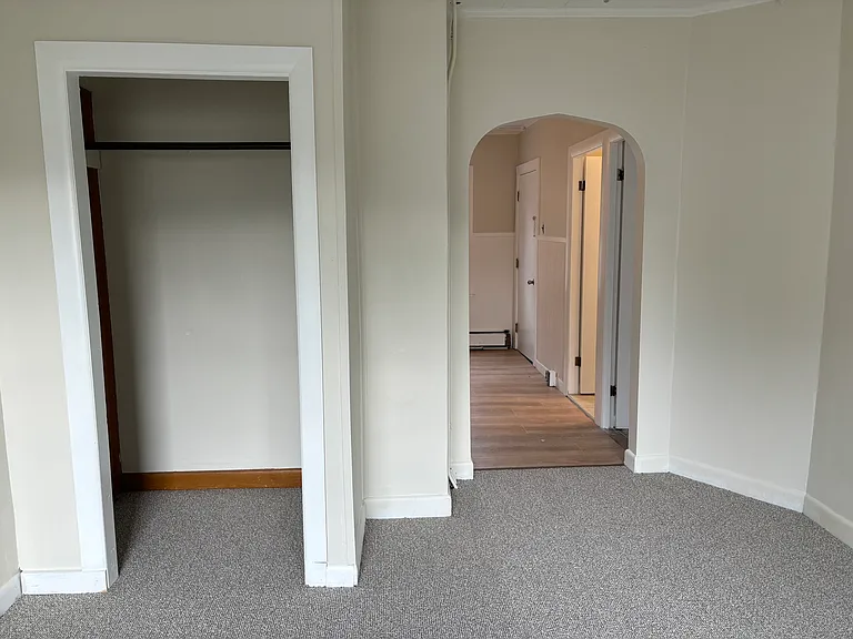 19 Youngs Ave #1R — Photo 8
