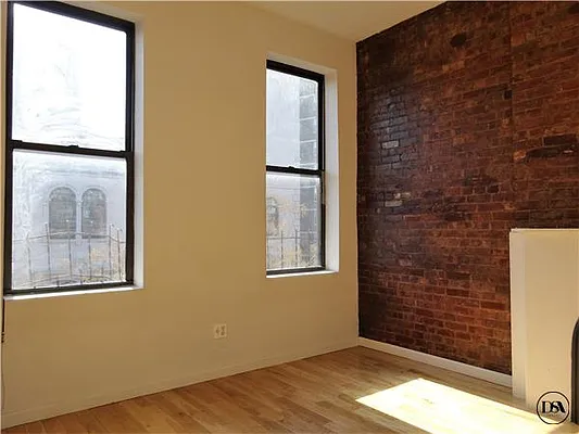 Rented by DSA Realty | media 33