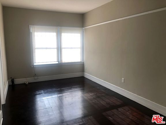 3rd image of 1423 1/2 S Harvard Blvd