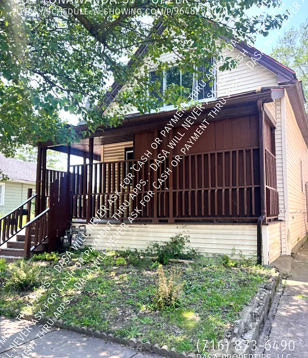 484 Tonawanda St #UPPER