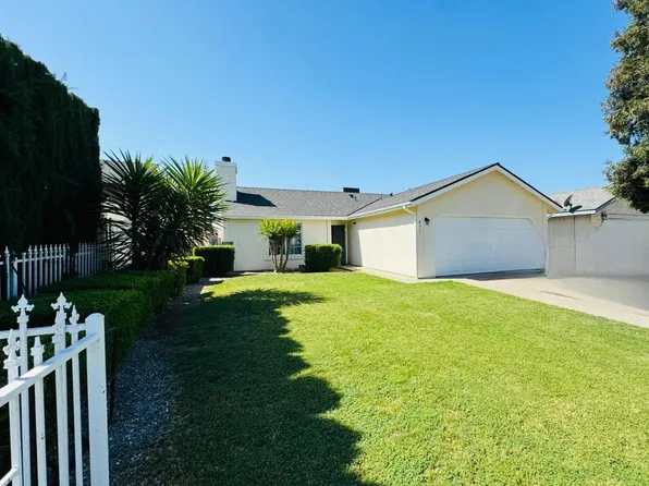 855 W Ponderosa St, Farmersville, CA 93223