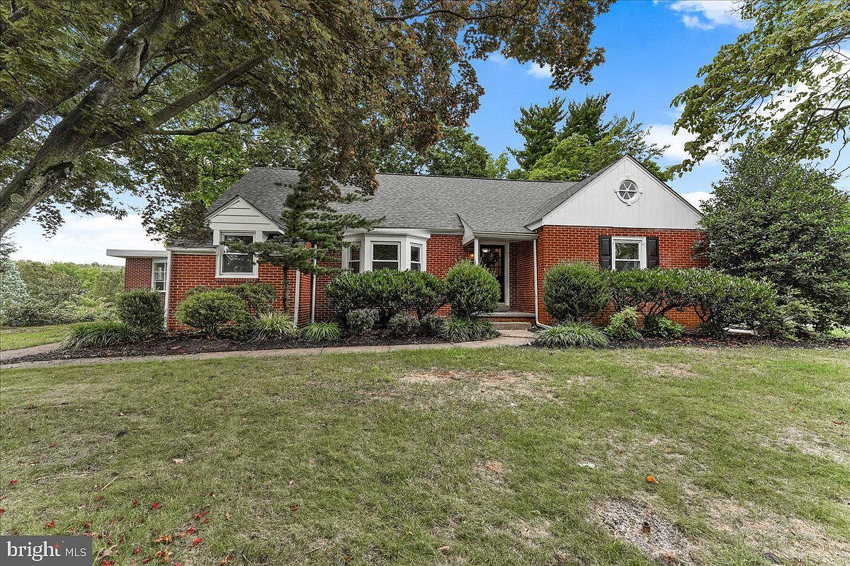 2308 Brown St, Sanatoga, PA 19464 Zillow