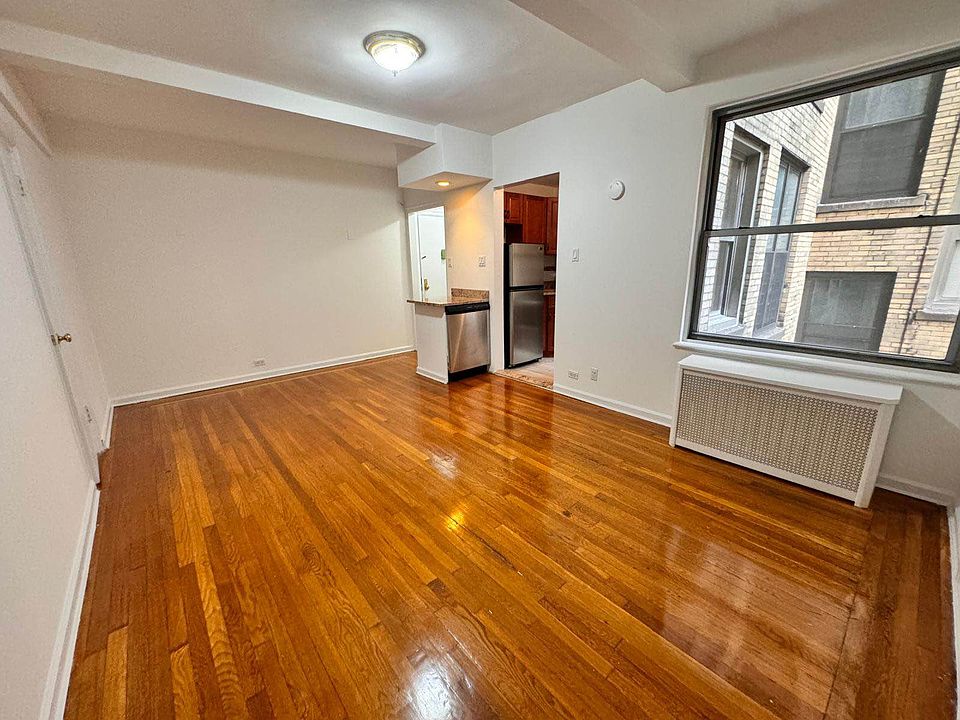 1st image of 306 E 38th St #3Y