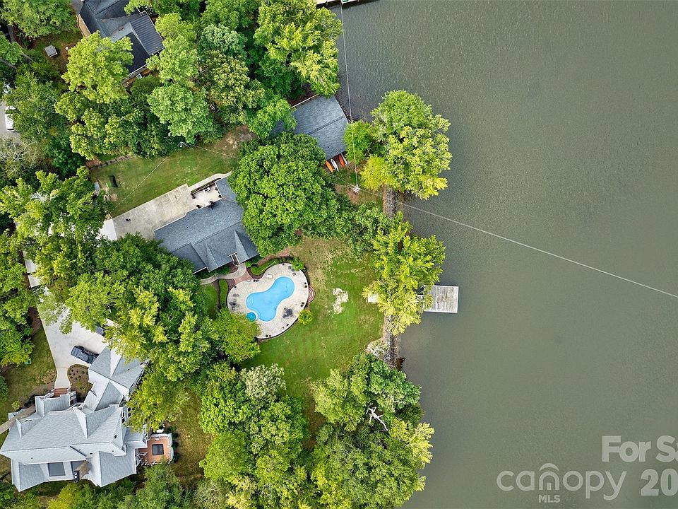 1st image of 2143 Peninsula Dr