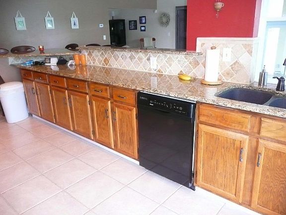2nd image of 10695 NW 40th St