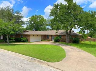 1303 Bellaire St, Bowie, TX 76230