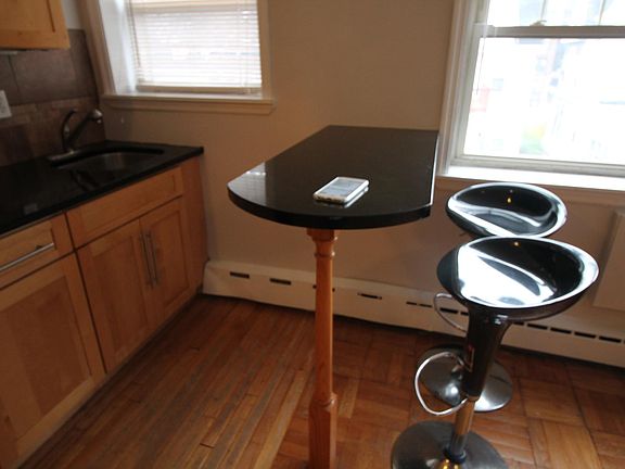 www.deliasrentals.com 