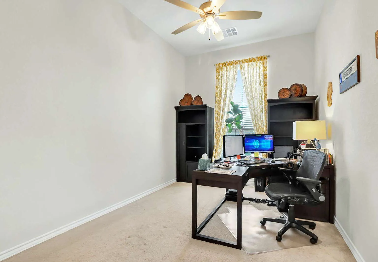 4 bed, 3.5 bath, 2868 sqft, $2,800 — Photo 4