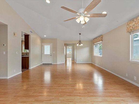 5th image of 639 Papua St
