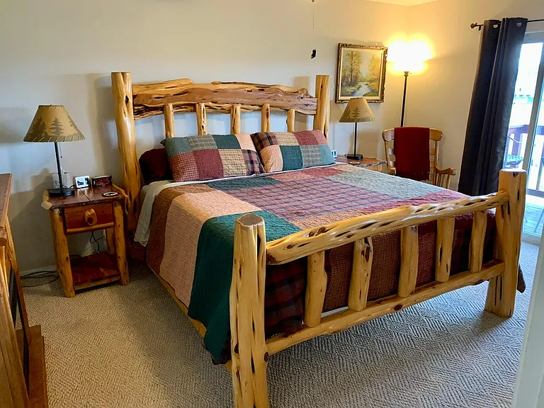 Upstairs master king bed