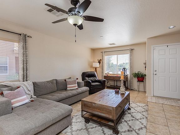 3rd image of 11648 W Schleifer Dr