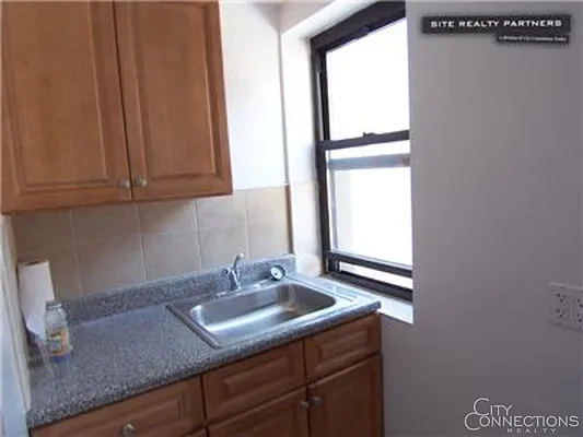 Rented by City Connections Realty | media 18