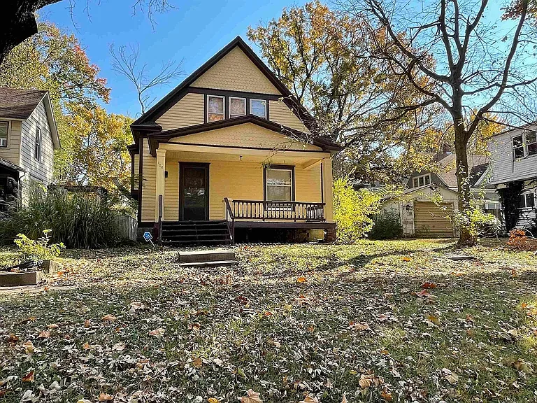 126 SW Buchanan St — Photo 1