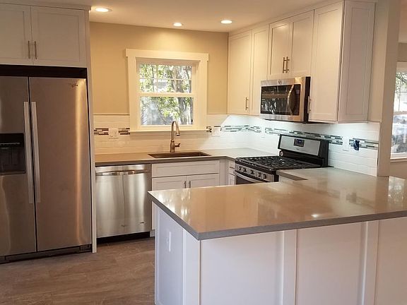 3rd image of 1126 Lincoln Ct #1