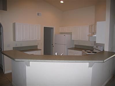 3rd image of 2733 SW 11th Pl