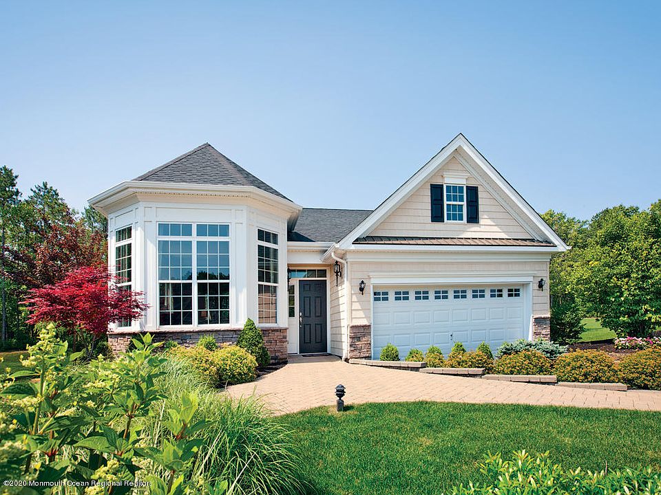 2nd image of 68 Enclave Way