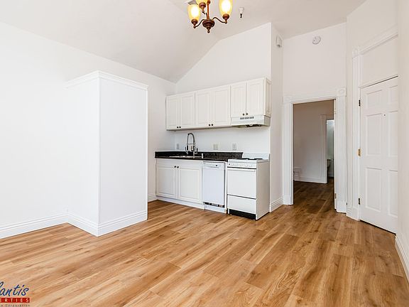4th image of 31 E Main St APT 208