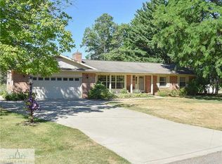 5030 Lake Dr, Owosso, MI 48867